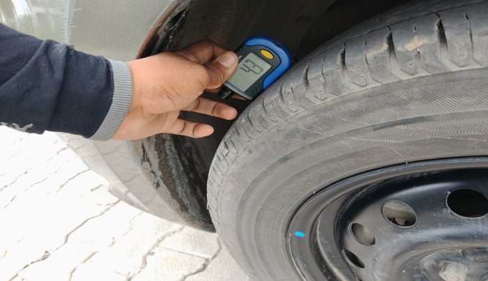 2022 Maruti Ertiga   VXI (O) CNG, Petrol, Manual, 89,375 km, tyre