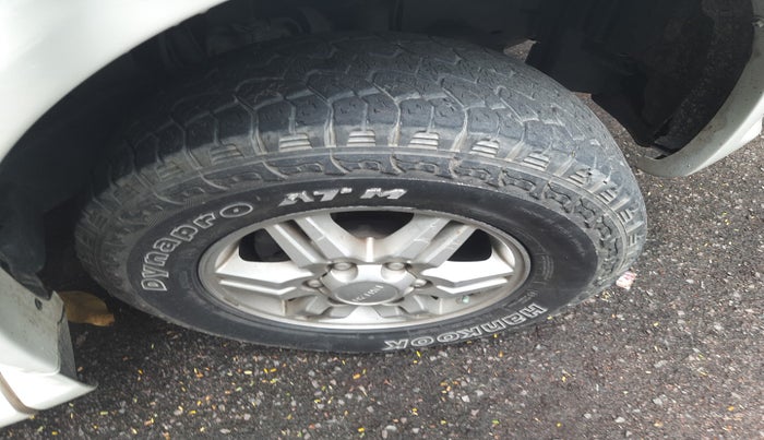 2015 ISUZU MU-7 4x2 MT, Diesel, Manual, 20,217 km, tyre