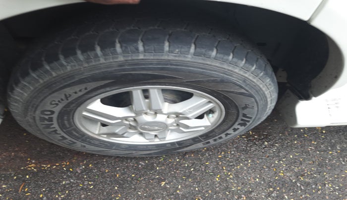 2015 ISUZU MU-7 4x2 MT, Diesel, Manual, 20,217 km, tyre