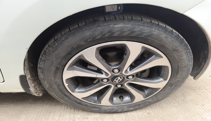 2014 Hyundai Xcent SX 1.1 CRDI (O), Diesel, Manual, 2,04,971 km, tyre
