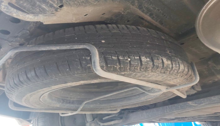 2021 Maruti Ertiga VXI SHVS, Petrol, Manual, 82,759 km, tyre