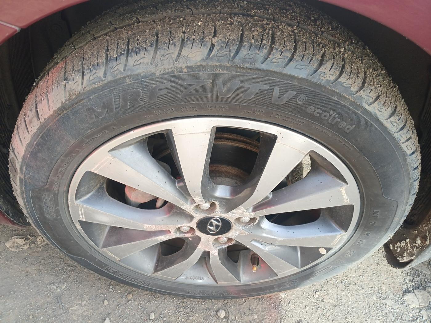 2013 Hyundai Verna FLUIDIC 1.6 VTVT SX, Petrol, Manual, 37,652 km, tyre