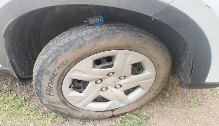 2021 Hyundai VENUE S+ 1.2, Petrol, Manual, 35,222 km, tyre