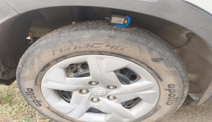 2021 Hyundai VENUE S+ 1.2, Petrol, Manual, 35,222 km, tyre