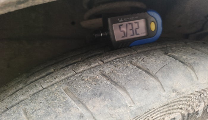 2015 Maruti Ciaz ZDI+, Diesel, Manual, 71,567 km, tyre