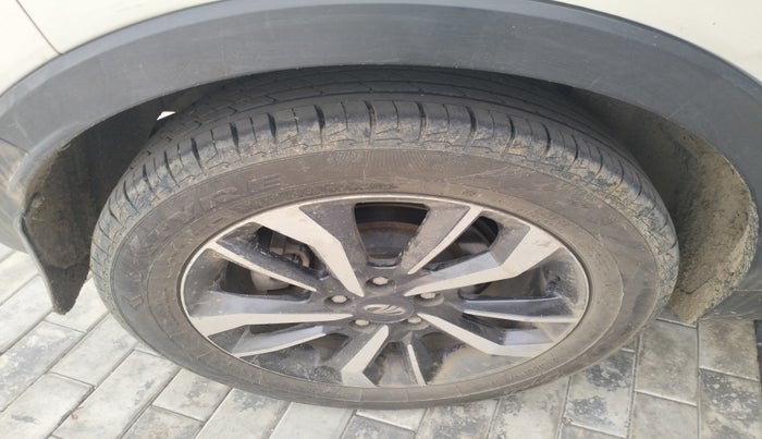 2021 Mahindra XUV300 W8 (O) 1.5 DIESEL, Diesel, Manual, 1,60,346 km, tyre