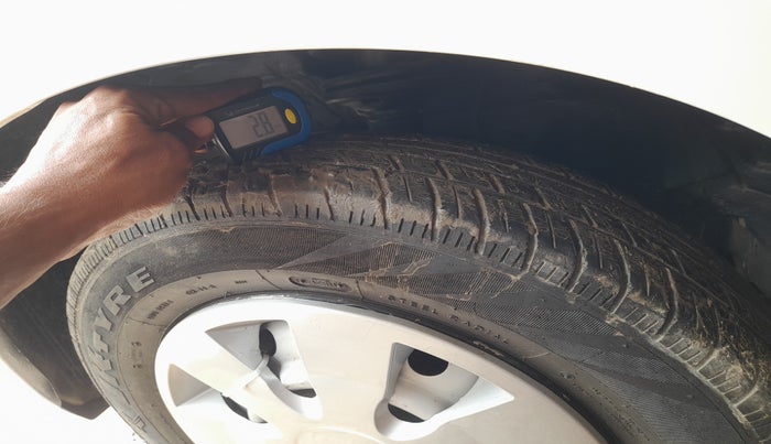 2013 Maruti Wagon R 1.0 LXI CNG, Petrol, Manual, 69,874 km, tyre