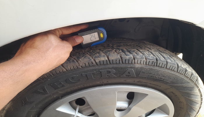 2013 Maruti Wagon R 1.0 LXI CNG, Petrol, Manual, 69,874 km, tyre