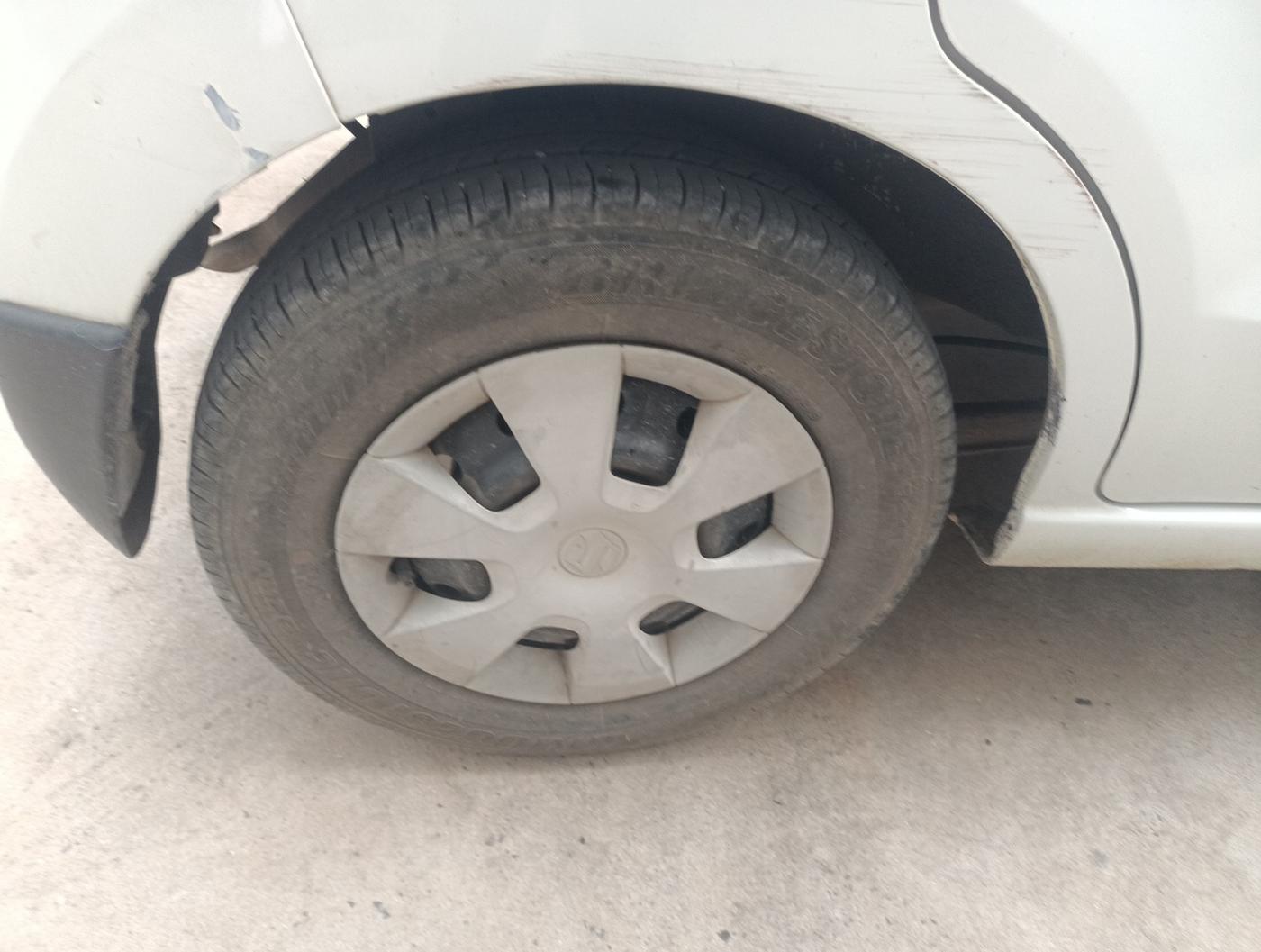 2013 Maruti A Star VXI (ABS) AT, Petrol, Automatic, 38,184 km, tyre