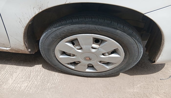 2014 Maruti Wagon R 1.0 LXI CNG, Petrol, Manual, 1,29,427 km, tyre