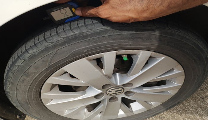 2015 Volkswagen Vento HIGHLINE 1.6 MPI, Petrol, Manual, 33,823 km, tyre