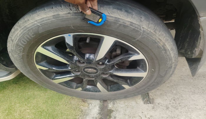 2019 Mahindra XUV500 W11 AT, Diesel, Automatic, 54,193 km, tyre