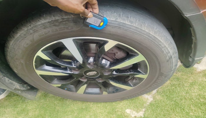 2019 Mahindra XUV500 W11 AT, Diesel, Automatic, 54,193 km, tyre