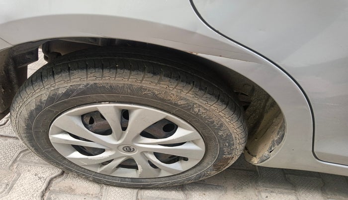 2015 Maruti Swift Dzire VDI, Diesel, Manual, 1,39,577 km, tyre