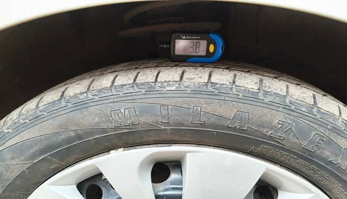 2016 Maruti Baleno DELTA DIESEL 1.3, Diesel, Manual, 1,98,913 km, tyre