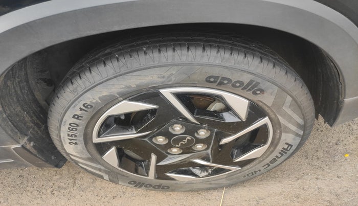 2024 KIA SONET HTK (O) 1.5 Diesel MT, Diesel, Manual, 10,517 km, tyre