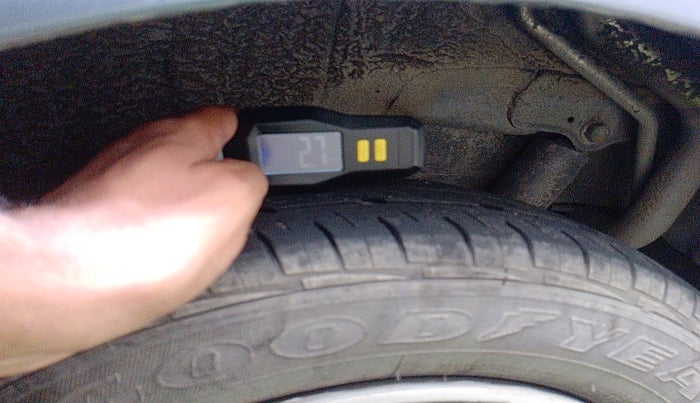2010 Maruti Wagon R 1.0 LXI, Petrol, Manual, 84,803 km, tyre