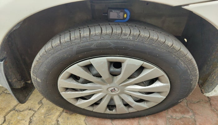 2011 Toyota Etios G, Petrol, Manual, 79,248 km, tyre