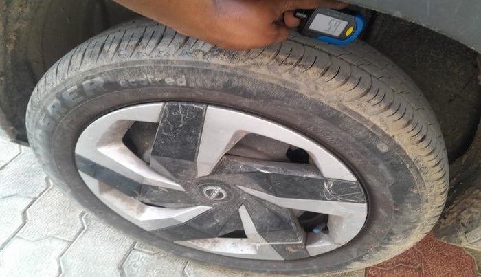 2023 Nissan MAGNITE XL, Petrol, Manual, 12,177 km, tyre