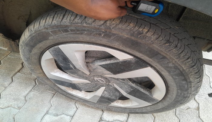 2023 Nissan MAGNITE XL, Petrol, Manual, 12,177 km, tyre