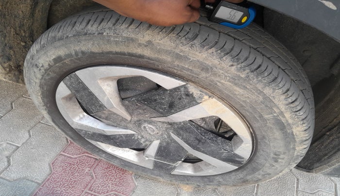 2023 Nissan MAGNITE XL, Petrol, Manual, 12,177 km, tyre
