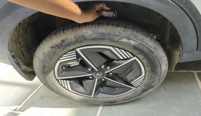 2023 Tata NEXON CREATIVE  AMT 1.2 PETROL, Petrol, Automatic, 14,959 km, tyre