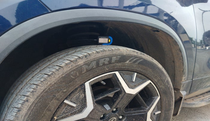 2024 Tata Safari ACCOMPLISHED PLUS 6 STR DUAL TONE, Diesel, Manual, 5,083 km, tyre