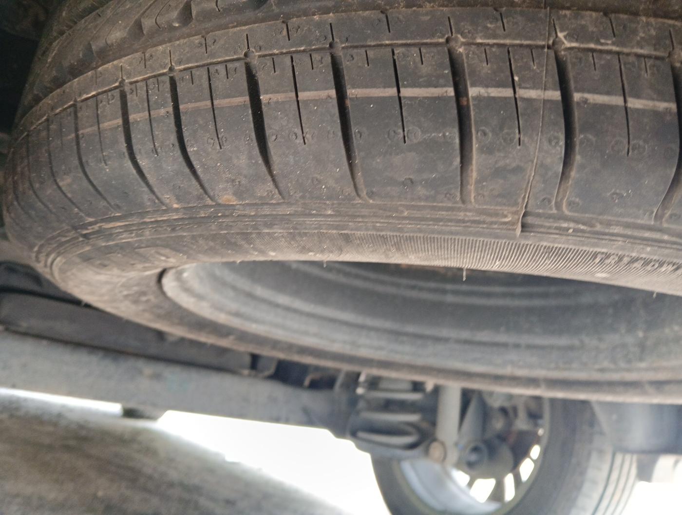 2021 MG HECTOR PLUS SHARP 1.5 PETROL TURBO CVT 6-STR, Petrol, Automatic, 1,13,806 km, tyre