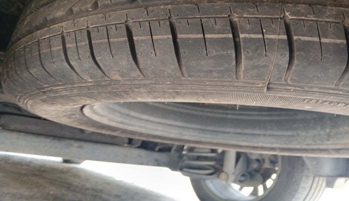 2021 MG HECTOR PLUS SHARP 1.5 PETROL TURBO CVT 6-STR, Petrol, Automatic, 1,13,806 km, tyre