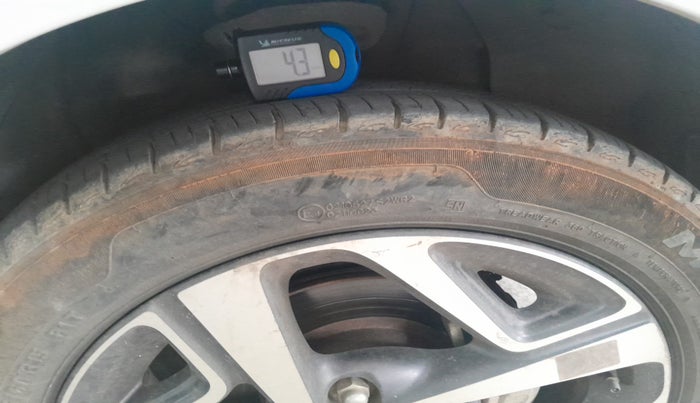 2021 Hyundai AURA SX 1.2, Petrol, Manual, 34,506 km, tyre