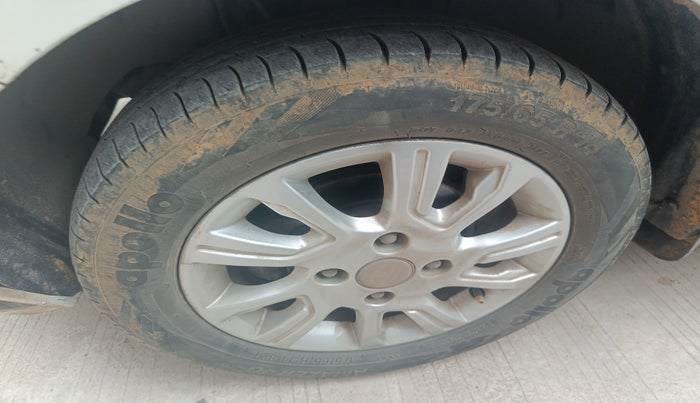 2017 Tata Tiago XZ PETROL, Petrol, Manual, 76,355 km, tyre