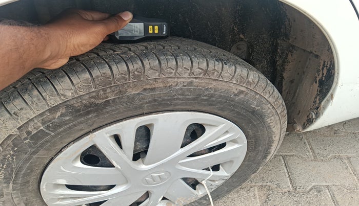 2017 Maruti Swift VXI, Petrol, Manual, 57,829 km, tyre