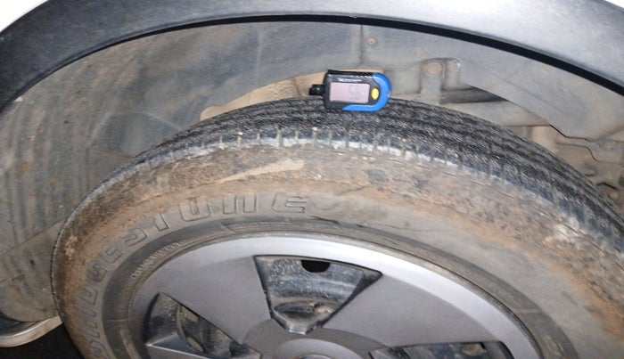 2020 Mahindra XUV500 W7, Diesel, Manual, 1,22,089 km, tyre