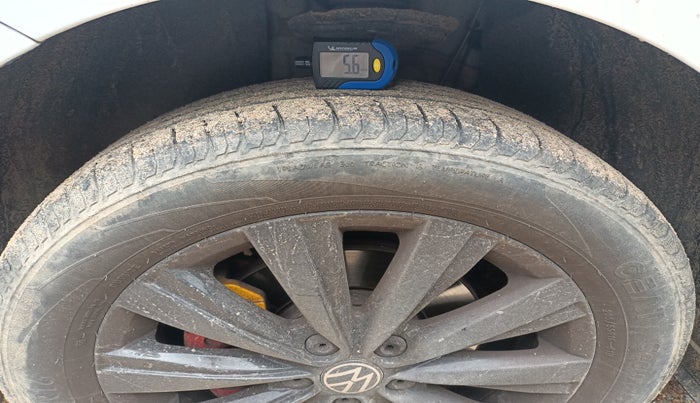 2022 Volkswagen VIRTUS HIGHLINE TSI 1.0 AT, Petrol, Automatic, 38,168 km, tyre