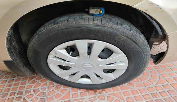 2012 Maruti Swift Dzire VDI, Diesel, Manual, 2,39,811 km, tyre
