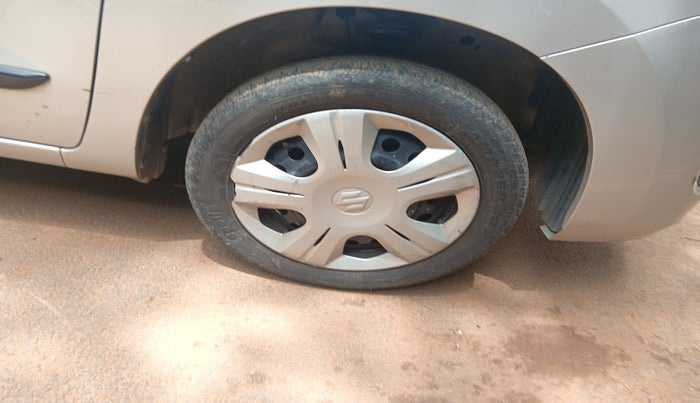 2017 Maruti Wagon R 1.0 VXI AMT, Petrol, Automatic, 30,035 km, tyre