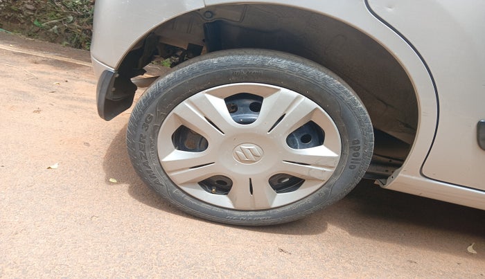 2017 Maruti Wagon R 1.0 VXI AMT, Petrol, Automatic, 30,035 km, tyre