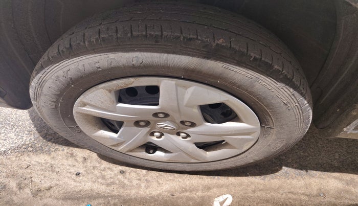 2021 Hyundai VENUE S 1.2, Petrol, Manual, 34,444 km, tyre