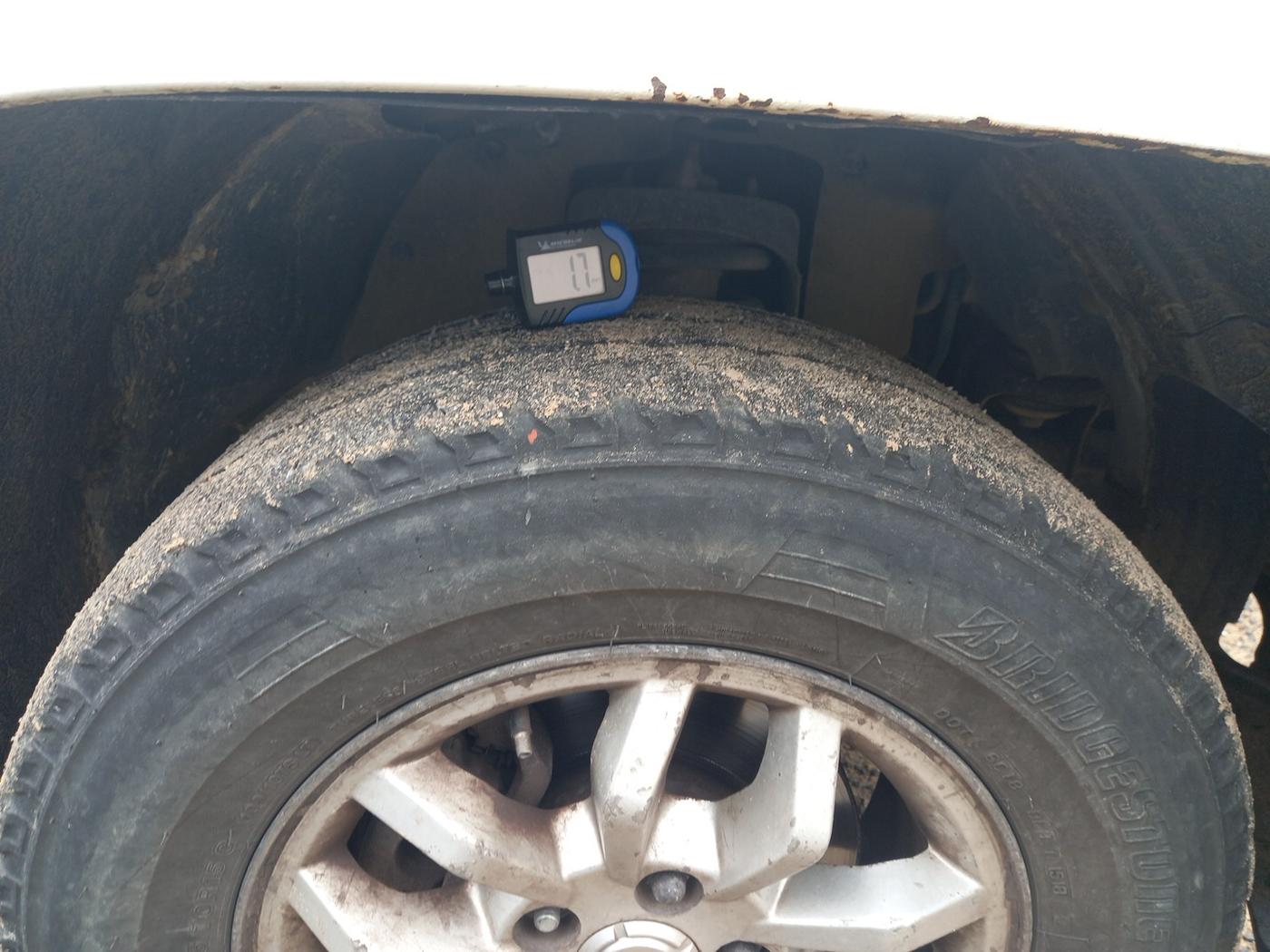 2016 Mahindra TUV300 T8, Diesel, Manual, 1,36,251 km, tyre