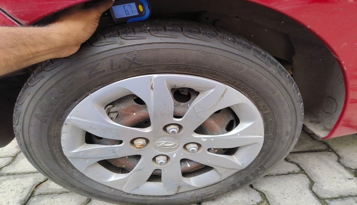 2015 Hyundai Eon SPORTZ, Petrol, Manual, 86,581 km, tyre