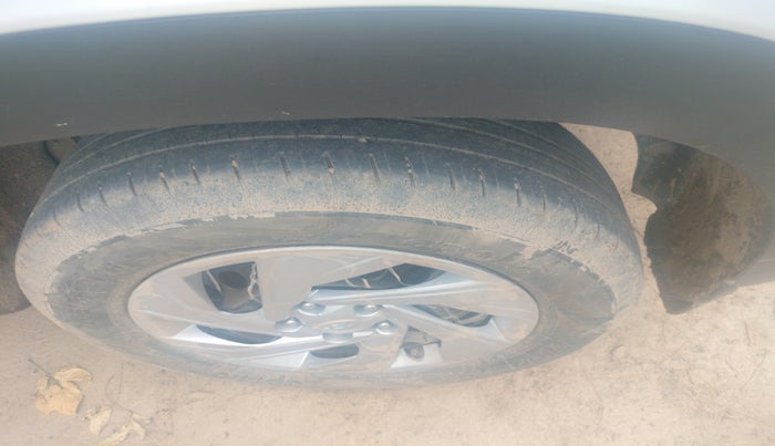 2022 Hyundai Creta E 1.5 PETROL, Petrol, Manual, 44,832 km, tyre