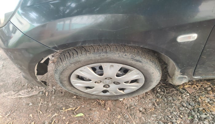 2015 Honda Amaze 1.2L I-VTEC S, Petrol, Manual, 1,37,330 km, tyre