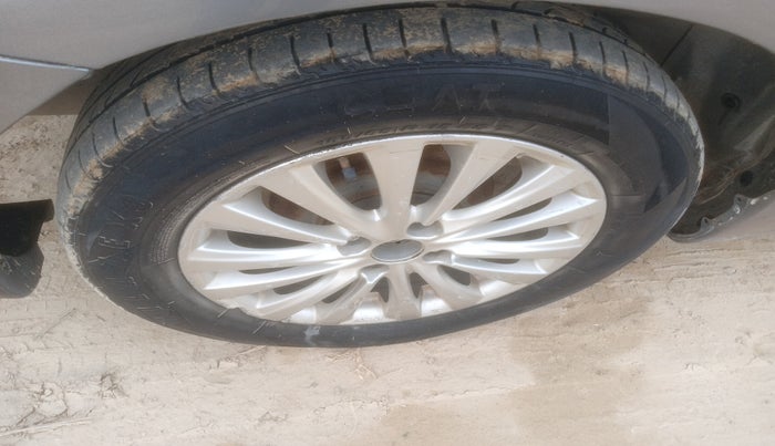 2017 Maruti Ciaz ZDI SHVS, Diesel, Manual, 85,341 km, tyre