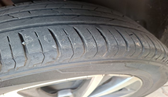 2023 Skoda SLAVIA STYLE 1.0L TSI AT, Petrol, Automatic, 29,000 km, tyre