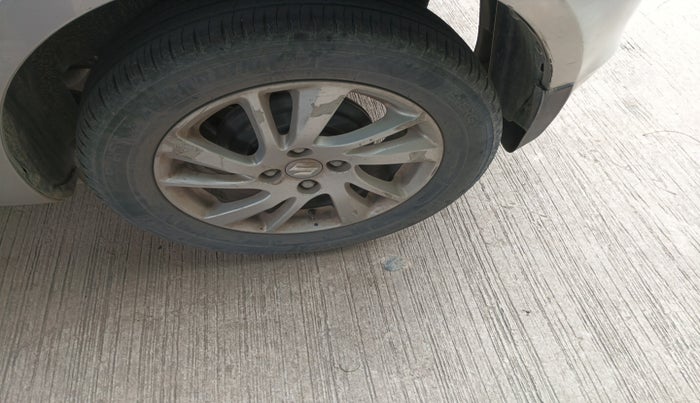 2012 Maruti Swift ZDI, Diesel, Manual, 1,34,141 km, tyre