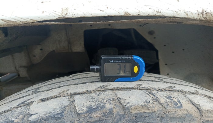 2013 Mahindra Bolero ZLX BS-III, Diesel, Manual, 1,24,353 km, tyre
