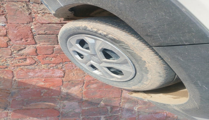 2023 Maruti BREZZA LXI, Petrol, Manual, 37,551 km, tyre