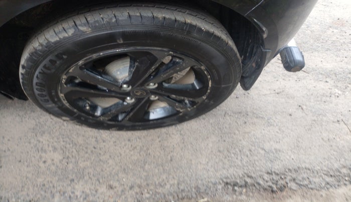 2023 Tata ALTROZ XZ PLUS PETROL DARK EDITION, Petrol, Manual, 30,266 km, tyre
