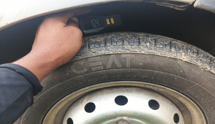 2010 Maruti Alto LXI, Petrol, Manual, 1,17,740 km, tyre