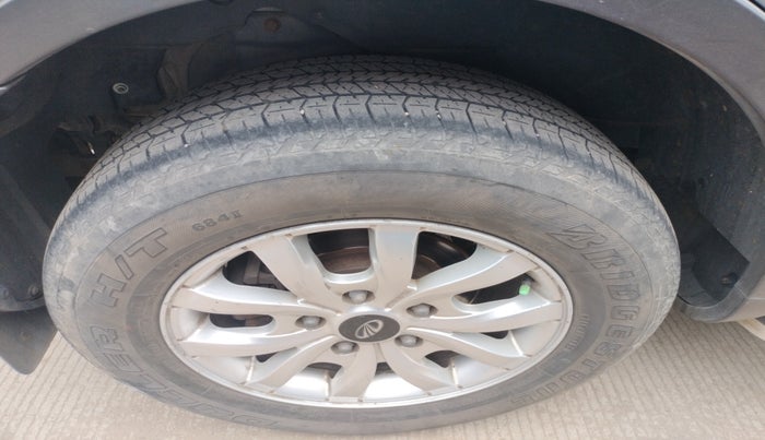2016 Mahindra XUV500 W10, Diesel, Manual, 1,66,741 km, tyre